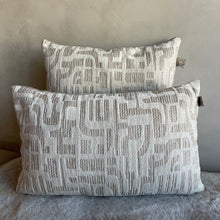 Afbeelding in Gallery-weergave laden, Cushion Fabia beige 30x50cm
