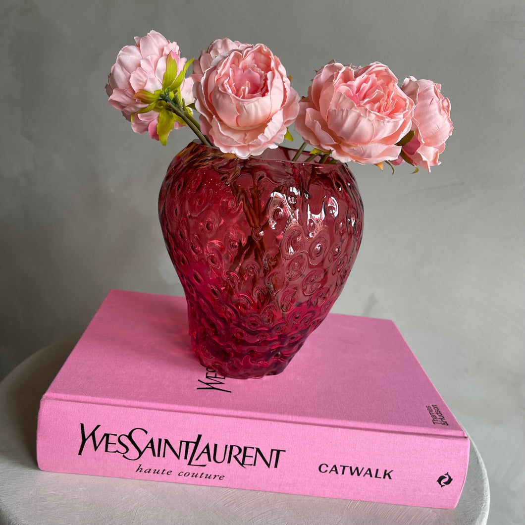 Vase strawberry