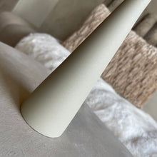 Afbeelding in Gallery-weergave laden, Candleholder ivory 23cm
