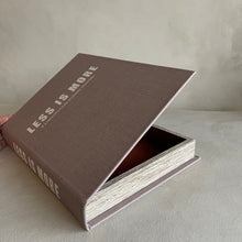 Afbeelding in Gallery-weergave laden, Storage book less is
