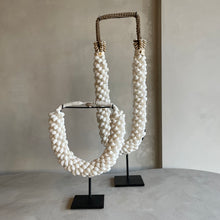 Afbeelding in Gallery-weergave laden, Ornament shell white L
