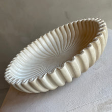 Afbeelding in Gallery-weergave laden, Scale Miles
