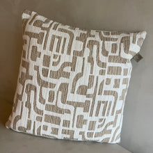 Afbeelding in Gallery-weergave laden, Cushion Fabia 45cm
