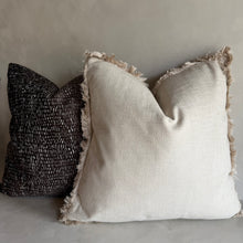 Afbeelding in Gallery-weergave laden, Cushion Maeve beige
