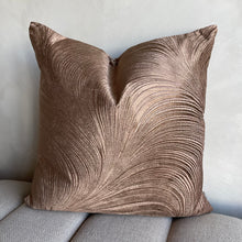 Afbeelding in Gallery-weergave laden, Cushion Eloise

