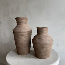 Afbeelding in Gallery-weergave laden, Vase Greccio brown 28cm
