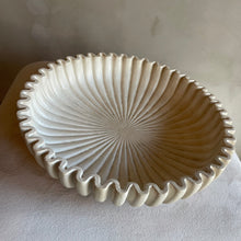 Afbeelding in Gallery-weergave laden, Scale Miles
