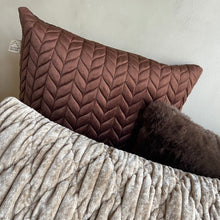 Afbeelding in Gallery-weergave laden, Cushion Melina chocolate
