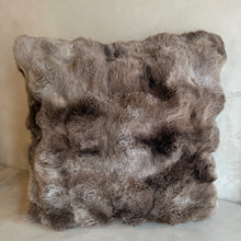 Afbeelding in Gallery-weergave laden, Cushion Luci faux mocha
