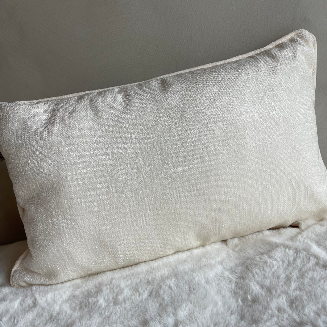 Cushion Lewy snow white