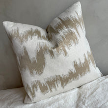 Afbeelding in Gallery-weergave laden, Cushion Esmee
