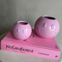 Afbeelding in Gallery-weergave laden, Vase smiley pink 10cm
