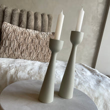 Afbeelding in Gallery-weergave laden, Candleholder ivory 29cm
