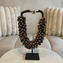 Afbeelding in Gallery-weergave laden, Ornament shell brown S
