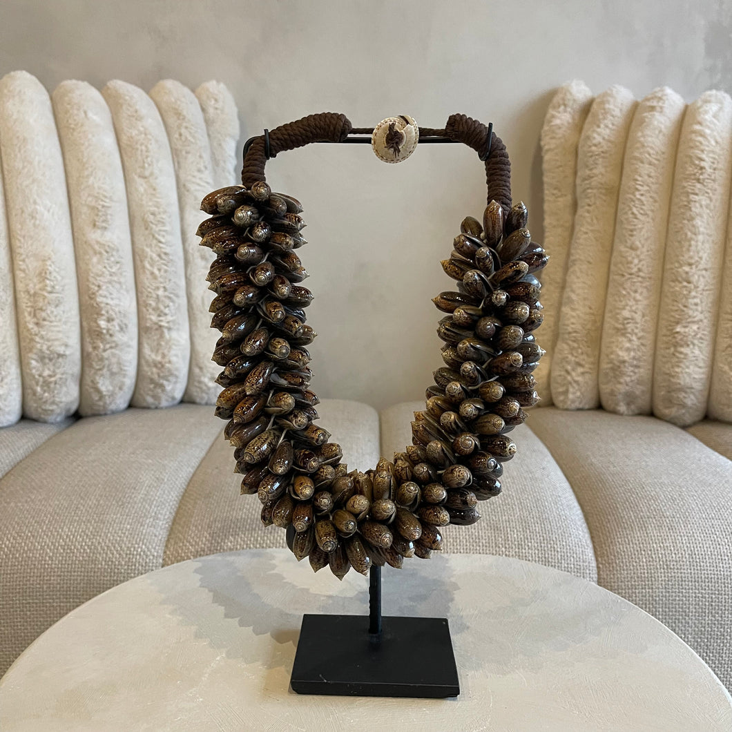 Ornament shell brown S
