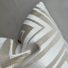 Afbeelding in Gallery-weergave laden, Cushion Alina
