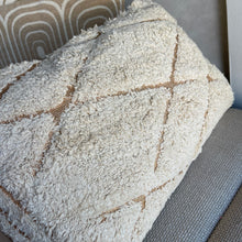 Afbeelding in Gallery-weergave laden, Cushion Duuk
