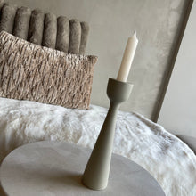 Afbeelding in Gallery-weergave laden, Candleholder ivory 23cm
