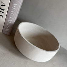 Afbeelding in Gallery-weergave laden, Bowl chalk Chandrapur
