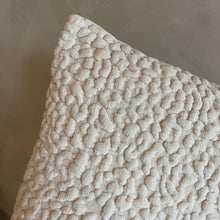 Afbeelding in Gallery-weergave laden, Cushion Lauro beige
