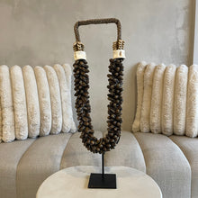 Afbeelding in Gallery-weergave laden, Ornament shell brown L
