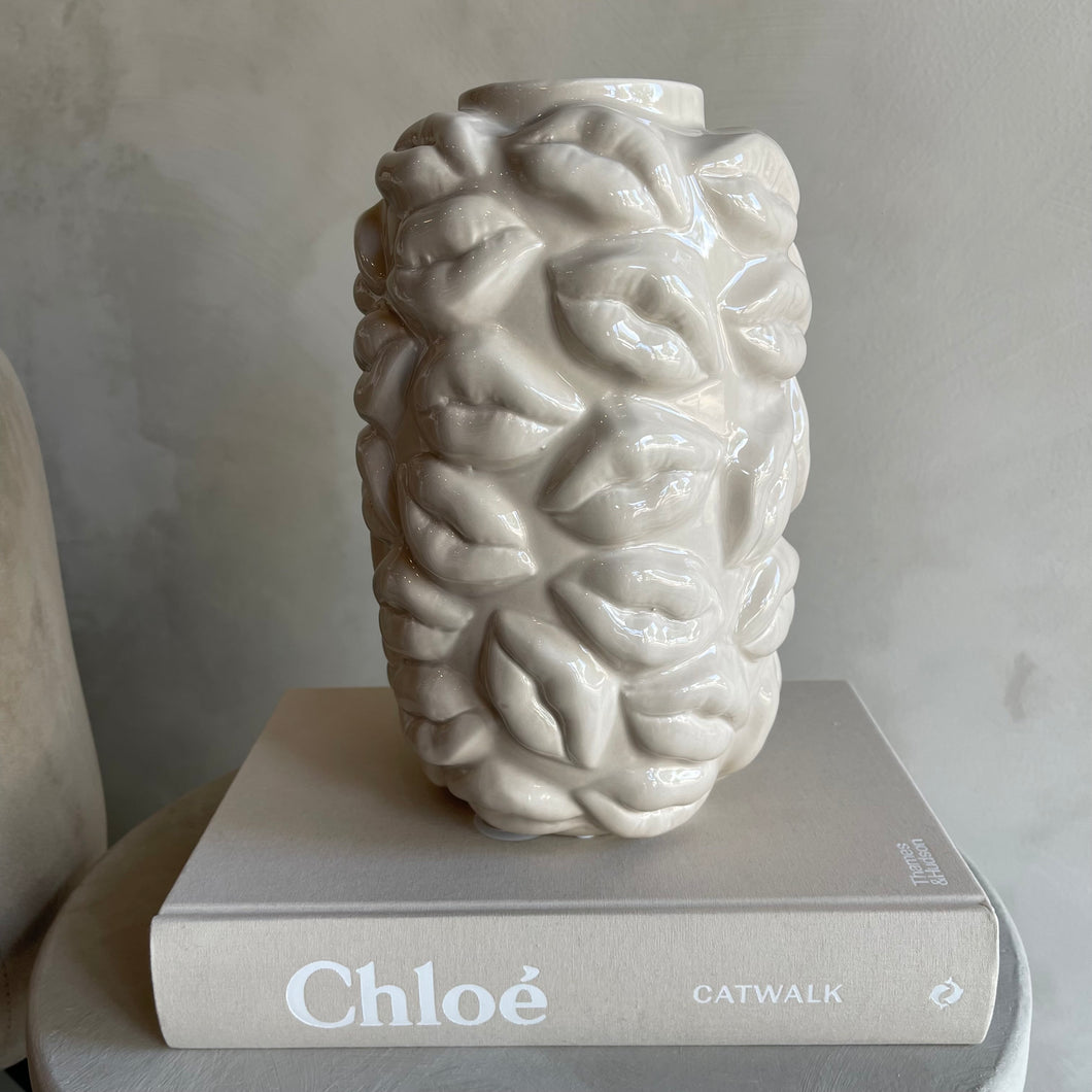 Vase kisses beige