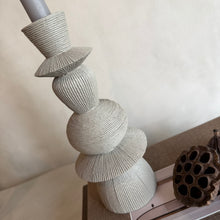 Afbeelding in Gallery-weergave laden, Candleholder polyresin taupe
