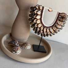 Afbeelding in Gallery-weergave laden, Ornament shell brown
