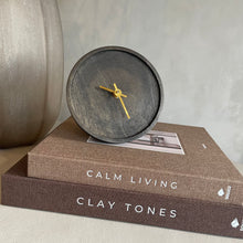Afbeelding in Gallery-weergave laden, Clock Veti Mango 15cm
