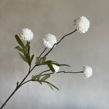 Afbeelding in Gallery-weergave laden, Flower pompom S white
