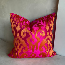 Afbeelding in Gallery-weergave laden, Cushion Victoria
