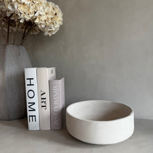 Afbeelding in Gallery-weergave laden, Bowl chalk Chandrapur
