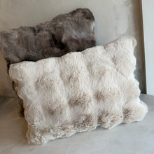 Afbeelding in Gallery-weergave laden, Cushion Luci faux mocha
