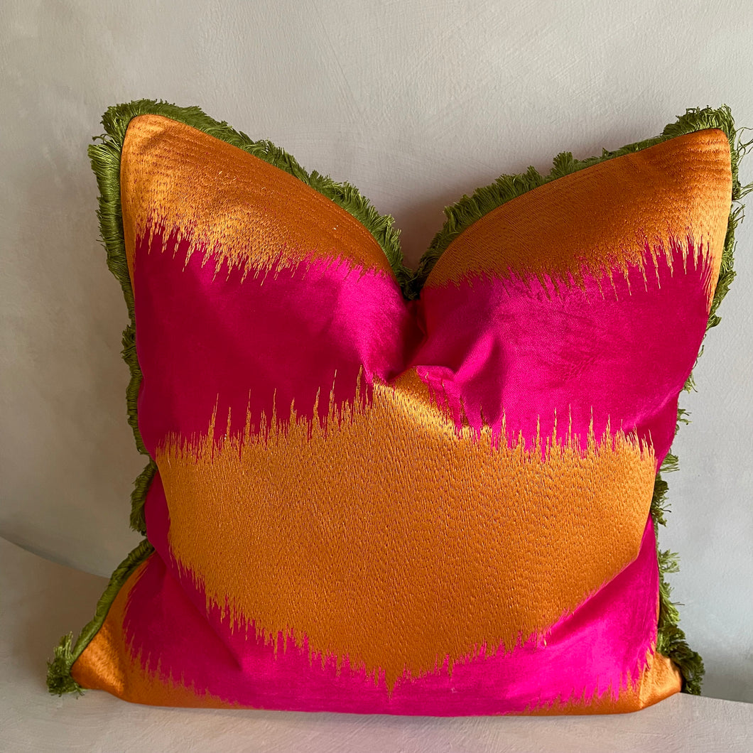 Cushion fringe velvet