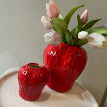 Afbeelding in Gallery-weergave laden, Vase strawberry S
