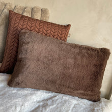 Afbeelding in Gallery-weergave laden, Cushion Zaya chocolate

