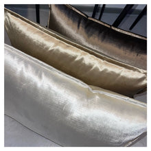 Afbeelding in Gallery-weergave laden, Cushion velvet champagne
