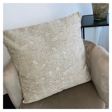 Afbeelding in Gallery-weergave laden, Cushion white woven
