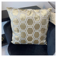 Afbeelding in Gallery-weergave laden, Cushion hexagon taupe
