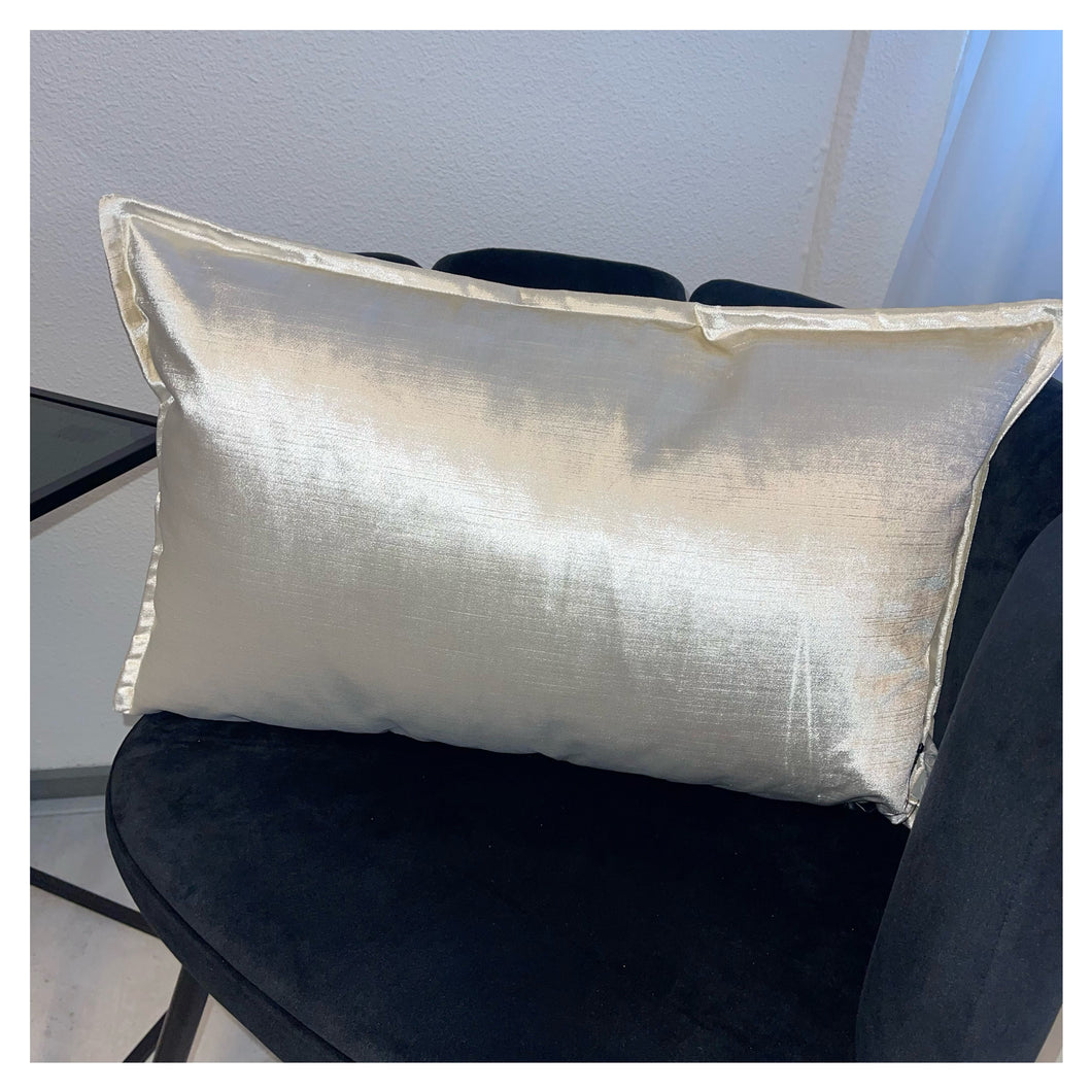 Cushion velvet ivory
