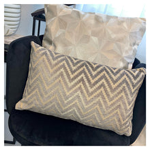 Afbeelding in Gallery-weergave laden, Cushion zigzag warm/grey
